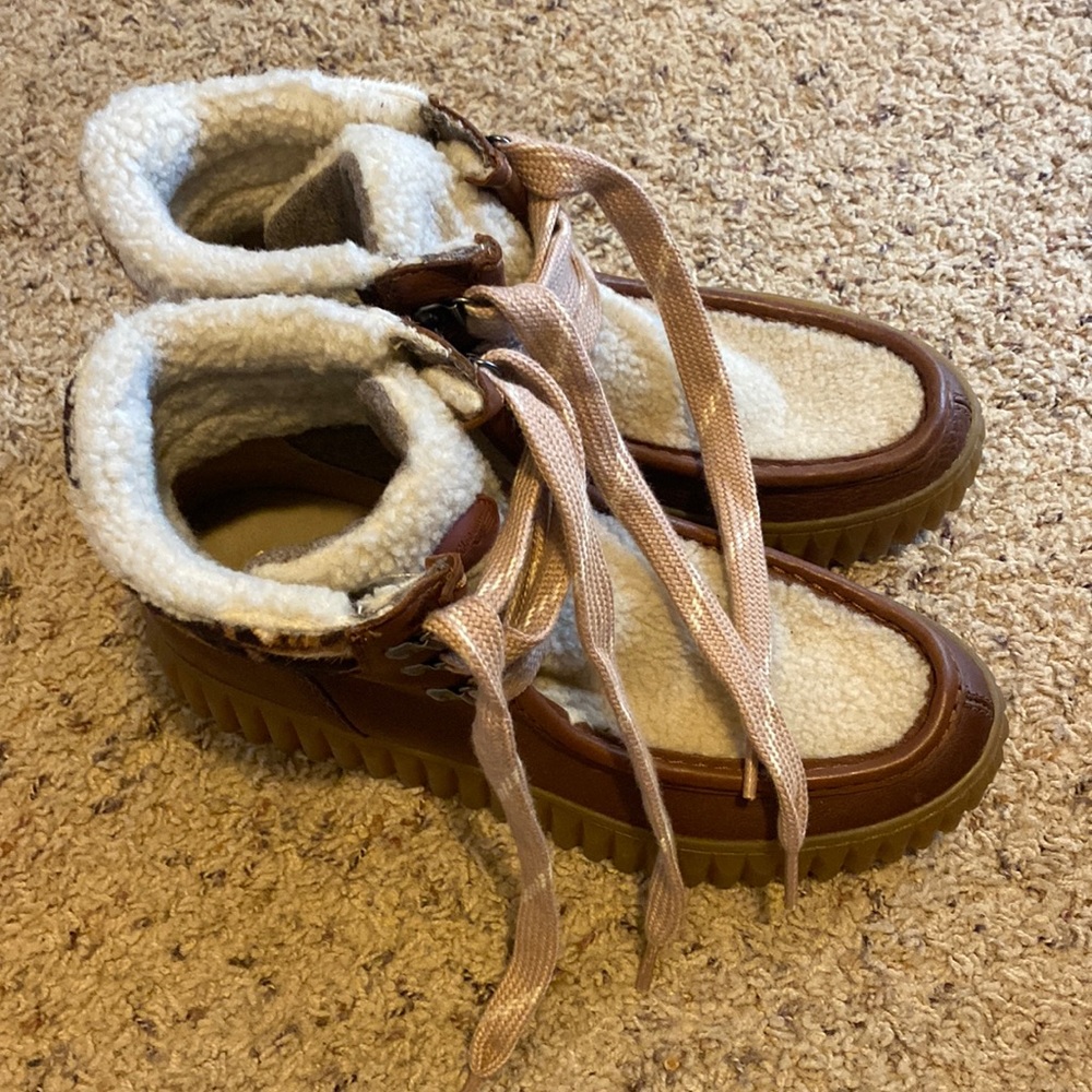Worn once! Very comfortable, just not my style.